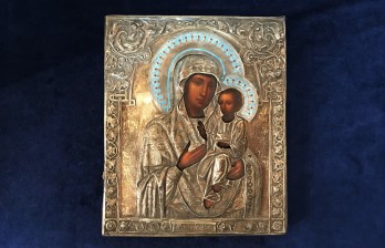 Икона антикварная русская Иверской Богоматери в серебряном окладе